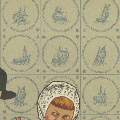 Children’s Traditional Dress from Urk with Embroidered Aprons and Silver Details, close-up 5
